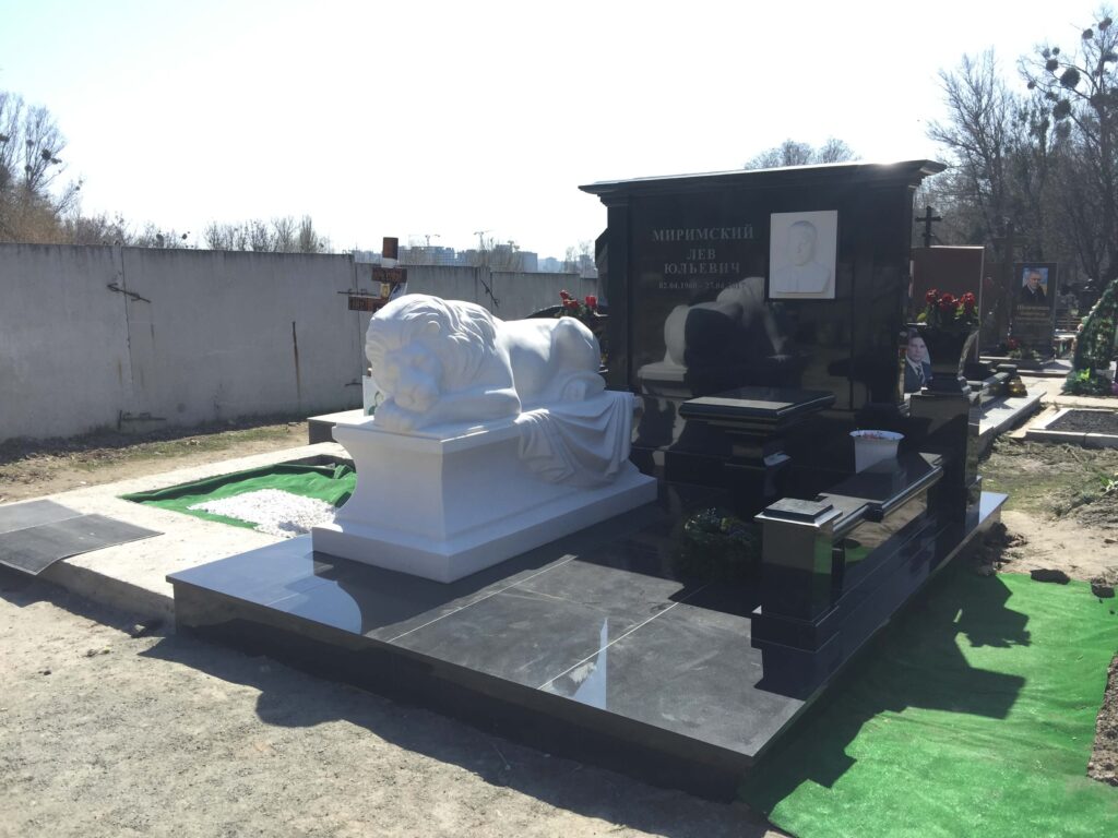 Malhaz Marble | Чоловічі пам’ятники